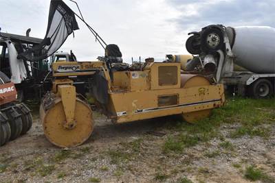 Ferguson 8-10.5B Smooth Drum Roller Compactor