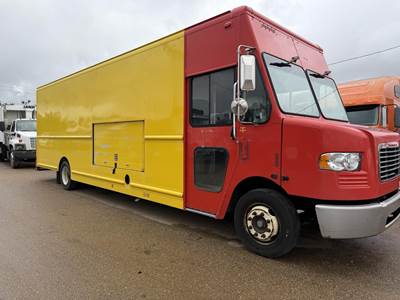 Freightliner MT55 Single Axle Step Van - Cummins, 220HP, Automatic