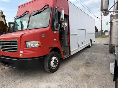 MORGAN OLSEN ROUTE STAR Single Axle Step Van - Cummins, 240HP, Automatic