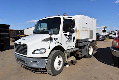 Freightliner M2 106 Sweeper Truck - Caterpillar, 230HP, Automatic