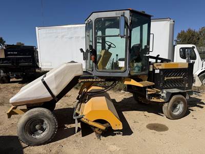 Lay-Mor SWEEPMASTER 400 Sweeper