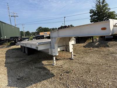 LELAND ENGINEERING 30ft Tandem Axle Steel Tag Trailer - Center Point, Fixed Axle