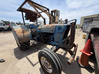 Ford 2000 Tractor