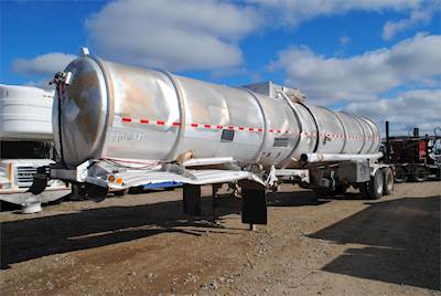 Polar MC407 8400 GALLON Vacuum Tank Trailer