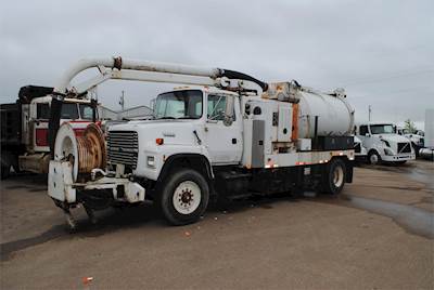 Ford L8000 Single Axle Vacuum Truck - 7.8 LITER, 240HP, Automatic