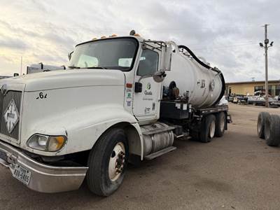 International 9200 Tandem Axle Vacuum Truck - Caterpillar, 475HP, 13 Speed Manual