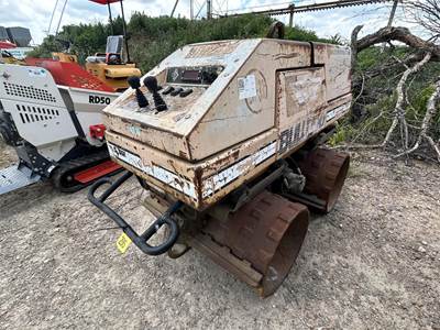 Stone tr34r Walk / Tow Behind Compactor