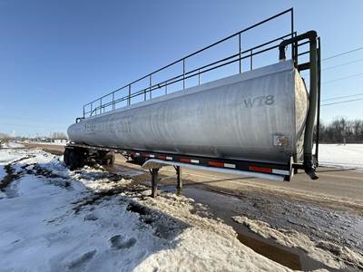 TEC 9650 GALLON/ 4 COMPARTMENT Waste / Sludge Tank Trailer