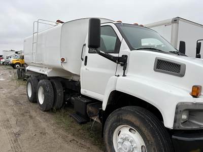 Chevrolet Kodiak C8500 4000 Gallon Water Truck - Caterpillar 300HP, Automatic