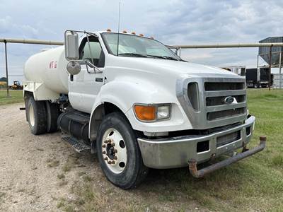 Ford F-650 2000 Gallon Water Truck - 220HP, 6 Speed Manual