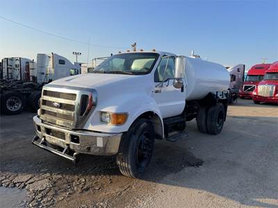 Ford F-750 2000 Gallon Water Truck - Cummins 230HP, 6 Speed Manual