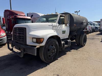 Ford F-800 2000 Gallon Water Truck - Cummins 220HP, 5 Speed Manual
