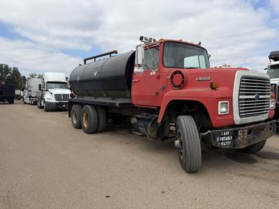 Ford L9000 4000 Gallon Water Truck - Cummins 330HP, 8Ll Manual