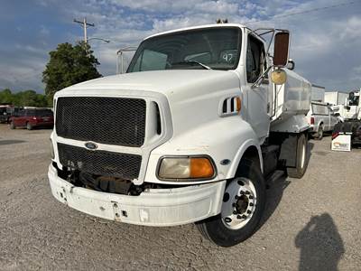 Ford LT9513 2000 Gallon Water Truck - Cummins 370HP, 9 Speed Manual