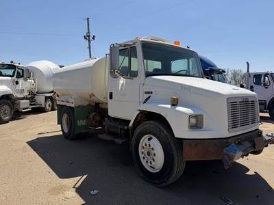 Freightliner FL70 2500 Gallon Water Truck - Cummins 225HP, Automatic