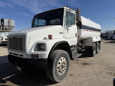 Freightliner FL80 4000 Gallon Water Truck - Caterpillar 250HP, Automatic