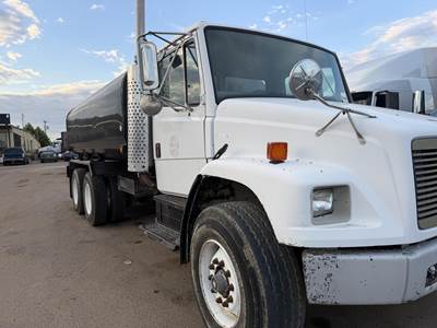 Freightliner FL80 4000 Gallon Water Truck - Caterpillar 276HP, Automatic