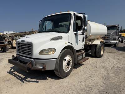 Freightliner M2 106 2000 Gallon Water Truck - Caterpillar 210HP, 6 Speed Manual