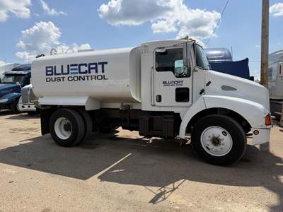 Kenworth T300 2500 Gallon Water Truck - Caterpillar 230HP, 6 Speed Manual