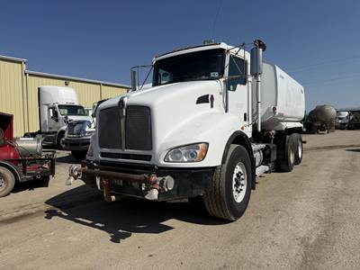 Kenworth T440 4000 Gallon Water Truck - Paccar 300HP, 8Ll Manual