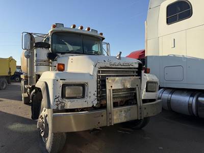 Mack RD688S Water Truck - E7 350HP, 8Ll Manual