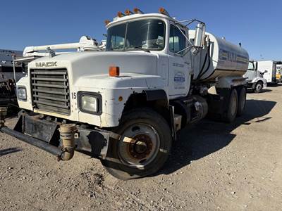 Mack RD690S 3600 Gallon Water Truck - E7 350HP, Manual