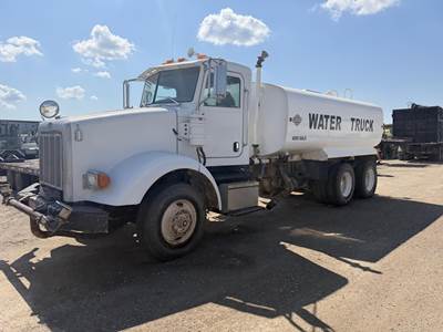 Peterbilt 357 4000 Gallon Water Truck - Caterpillar 350HP, Automatic