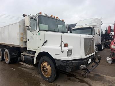 Volvo WG64T 4000 Gallon Water Truck - Caterpillar 300HP, 9 Speed Manual