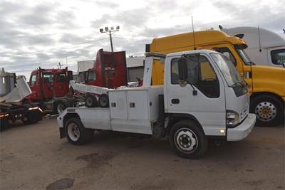 Isuzu NRR Single Axle Wrecker Tow Truck - Automatic
