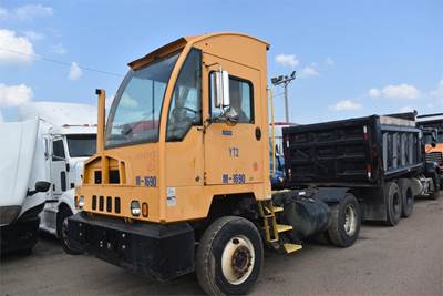 Autocar XSpotter Yard Spotter Truck - Cummins, 225HP, Automatic