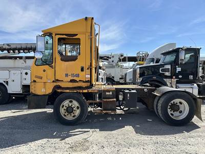 Autocar XSpotter Yard Spotter Truck - Cummins, 225HP, Automatic