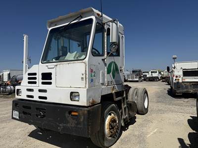 Capacity Yard Spotter Truck - Cummins, 240HP, Automatic