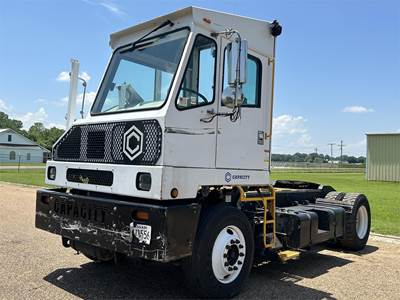 Capacity TJ5000 Yard Spotter Truck - Cummins, 220HP, Automatic