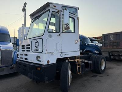 Capacity TJ5000 DOT Yard Spotter Truck - Cummins, 225HP, Automatic