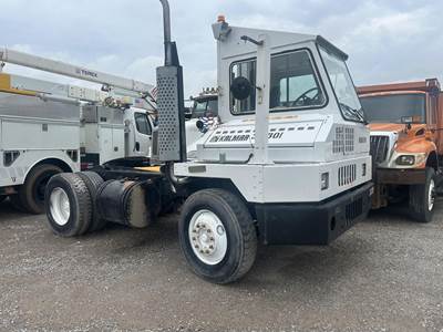 Kalmar OTTAWA 50 Yard Spotter Truck - Cummins, 240HP, Automatic