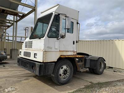 Ottawa 30 Yard Spotter Truck - Cummins, 225HP, Automatic