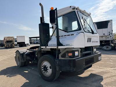 Ottawa T2 Yard Spotter Truck - Cummins, 200HP, Automatic