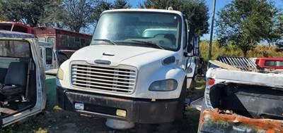 Freightliner M2 106 Front Axle Assembly