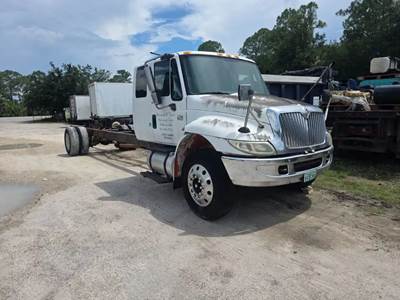 Eaton 21060S Rear Differential for a 2006 International 4300
