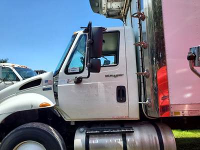 International DuraStar 4300 Door