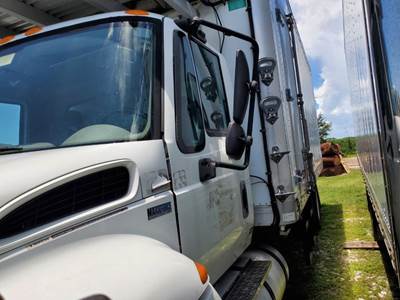 International DuraStar 4300 Door