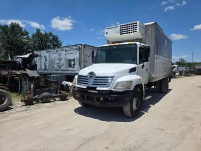 Hino JO8E-TA Engine for a 2006 Hino 268