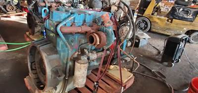 International DT466 Engine for a 1995 International 4900