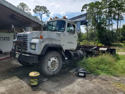 Mack E7-350 Engine for a 2001 Mack RD688S