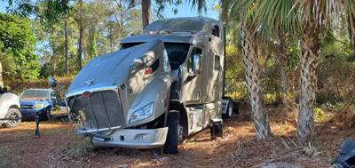 Peterbilt 587 Left Fuel Tank