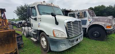 Freightliner Cascadia 125 Hood