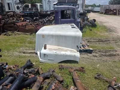 Volvo / WhiteGMC Hood for a 1995 Volvowhitegmc