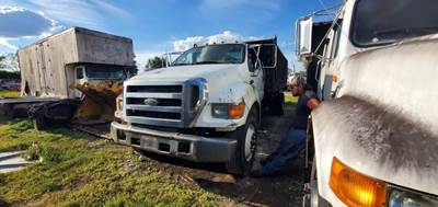 Ford F-750 Salvage Truck