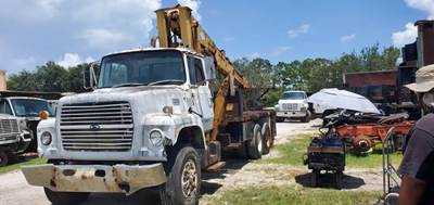 Ford LNT8000 Salvage Truck