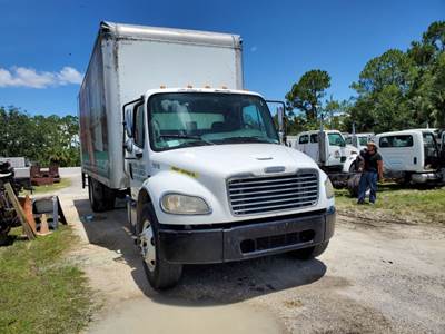 Freightliner M2 106 Salvage Truck